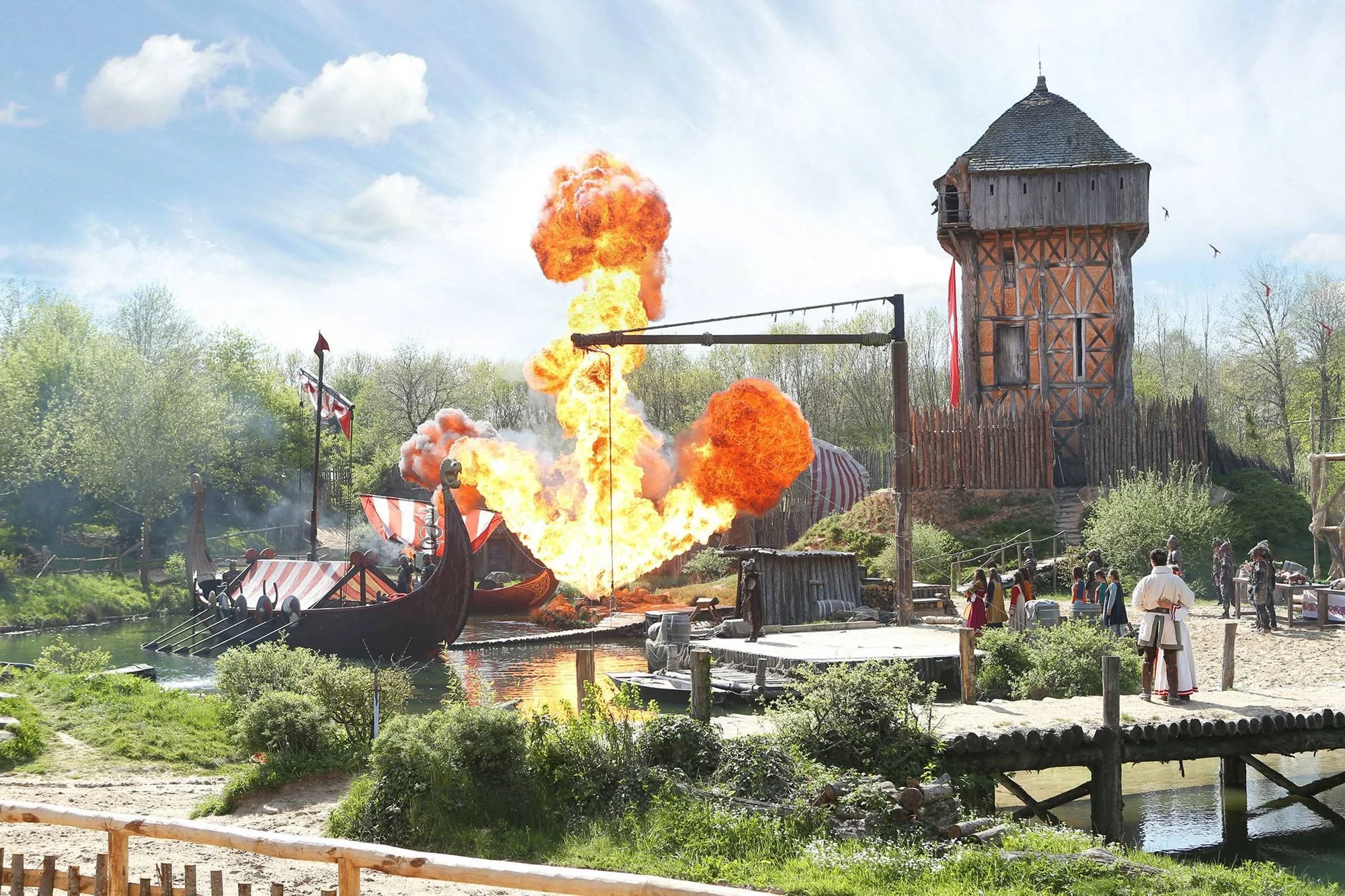 Explosion spectaculaire près d’un drakkar viking